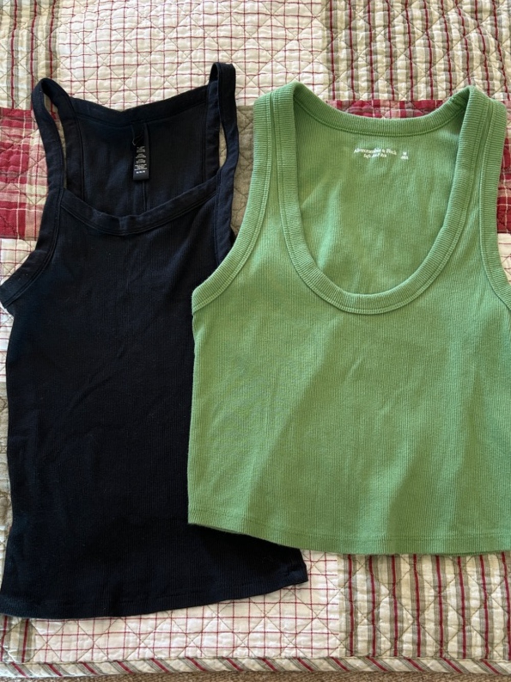 SKIMS Black Ribbed Tank. Abercrombie & Fitch Green Ribbed tank cropped